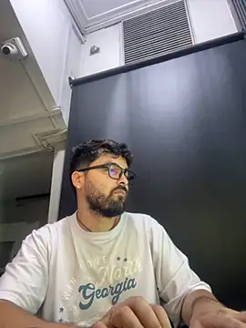 Snapshot of Freakydrag chatting on 09-23-25, 02:03 Freakydrag online show from 09-23-25, 02:03