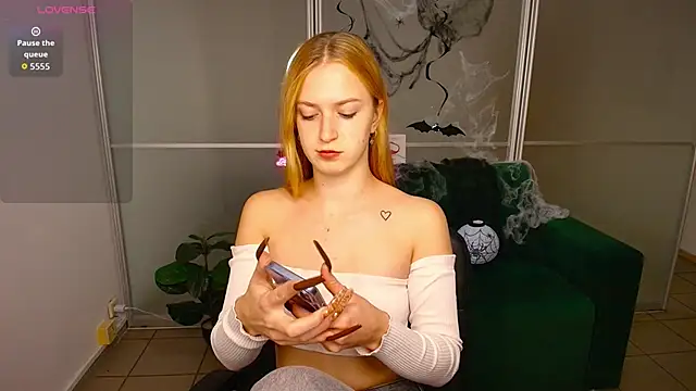 MirandaMayers online show from 10-30-25, 02:29