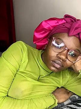 YummyMelanin117 online show from 11-17-25, 08:14