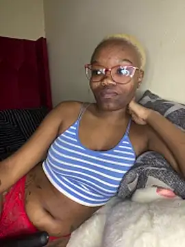 YummyMelanin117 online show from 12-18-25, 08:59