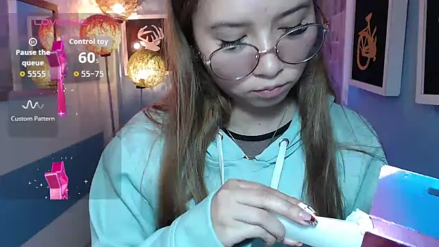 Fiorellaa delsd online show from 10-27-25, 03:05