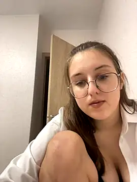 Snapshot of Vviikkssiikk chatting on 09-29-25, 03:39 Vviikkssiikk online show from 09-29-25, 03:39