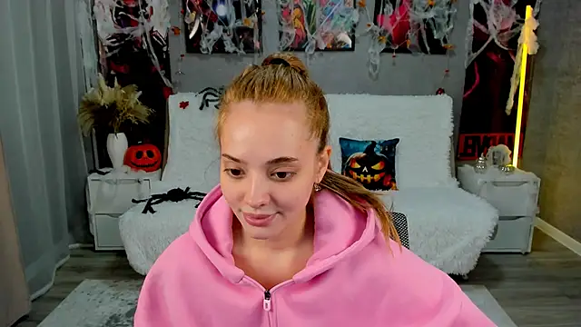 MelanieAlves online show from 10-30-25, 06:30