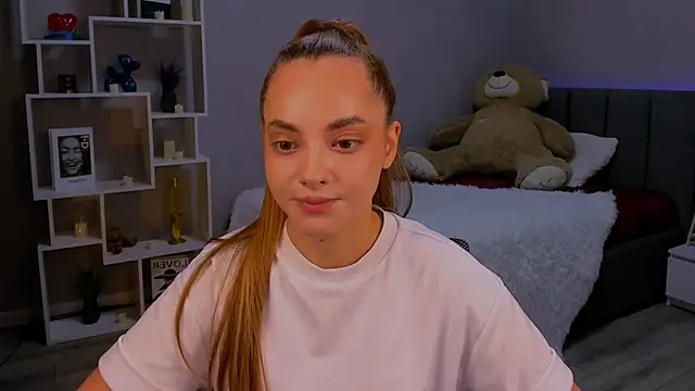 MelanieAlves online show from 11-22-25, 12:37