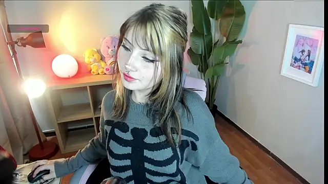 Snapshot of sukini_berry chatting on 09-30-25, 12:54 sukini berry online show from 09-30-25, 12:54