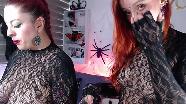 Snapshot of Lexxi_hot chatting on 10-15-25, 07:14 Lexxi hot online show from 10-15-25, 07:14