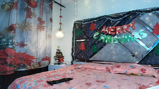 lovehotpink online show from 12-14-25, 03:23