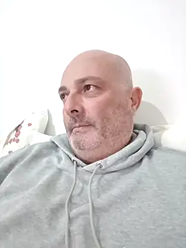 Alexis Bull online show from 11-06-25, 06:09