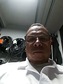 Snapshot of OrionStone chatting on 10-06-25, 02:31 OrionStone online show from 10-06-25, 02:31