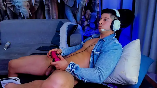 Lukas Green online show from 11-12-25, 08:37