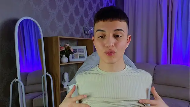 claus boy online show from 03-20-25, 08:08