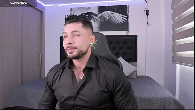 santi aesthetic online show from 10-12-25, 09:03