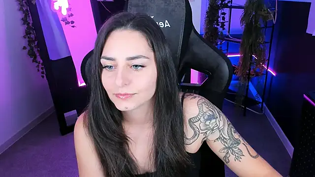 ValeriiMills online show from 10-02-25, 05:09