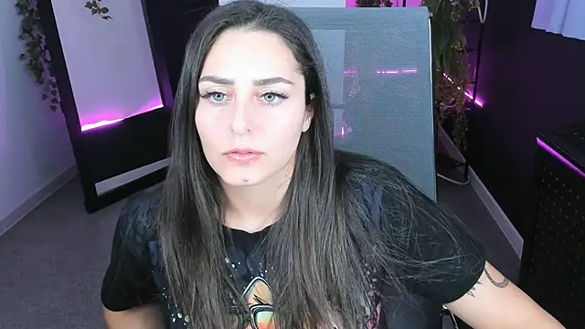 ValeriiMills online show from 10-21-25, 02:29