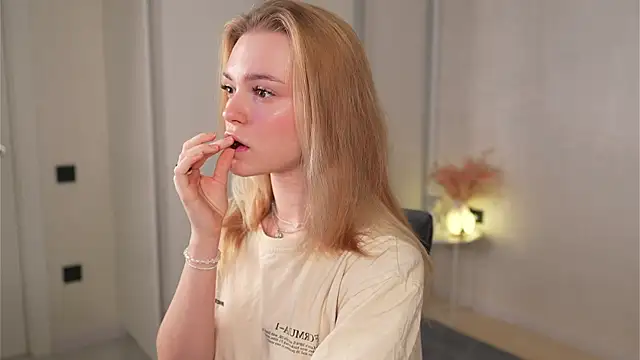 Cyberheart  online show from 11-09-25, 05:55