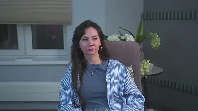 PortiaFlitton online show from 03-22-25, 04:37