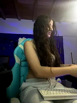 Snapshot of venusgh_ chatting on 10-10-25, 04:11 venusgh online show from 10-10-25, 04:11