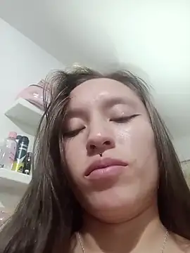 Snapshot of Sophie__G chatting on 10-16-25, 02:34 Sophie G online show from 10-16-25, 02:34