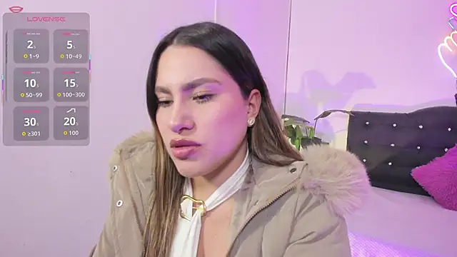 Snapshot of saaya_tay chatting on 10-13-25, 03:06 saaya tay online show from 10-13-25, 03:06