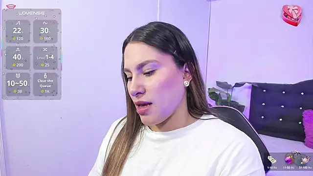 Snapshot of saaya_tay chatting on 10-14-25, 03:18 saaya tay online show from 10-14-25, 03:18