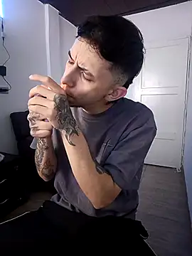 Snapshot of Chris__Jones chatting on 12-16-25, 06:57 Chris Jones online show from 12-16-25, 06:57