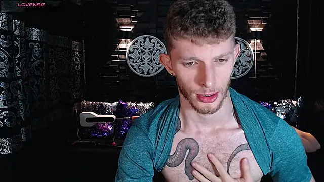 Snapshot of andrewxbi chatting on 10-13-25, 01:27 andrewxbi online show from 10-13-25, 01:27