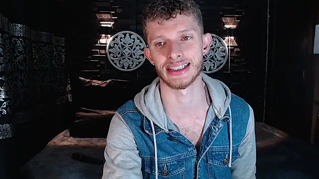 Snapshot of andrewxbi chatting on 10-15-25, 11:21 andrewxbi online show from 10-15-25, 11:21