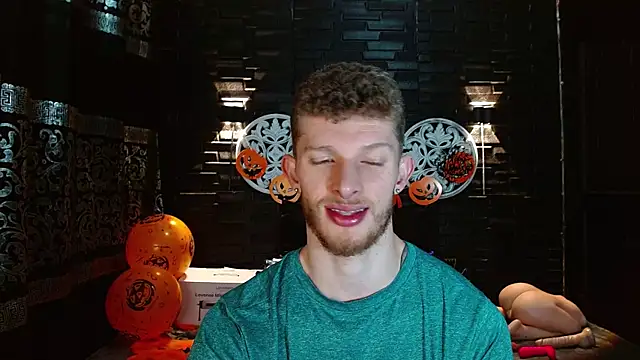 Snapshot of andrewxbi chatting on 10-20-25, 04:07 andrewxbi online show from 10-20-25, 04:07