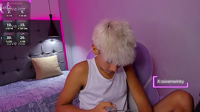 OliverTwinky online show from 09-12-25, 04:45