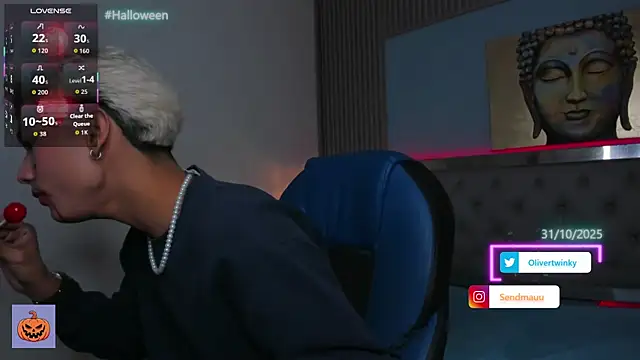 OliverTwinky online show from 10-28-25, 04:49