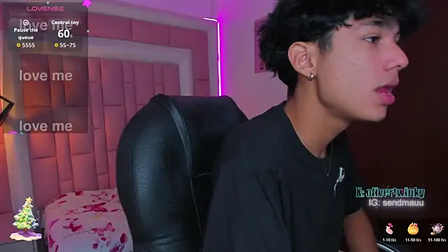 OliverTwinky online show from 11-21-25, 04:44