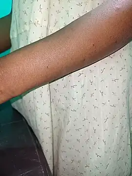 Snapshot of Apki-reena chatting on 03-20-25, 07:47 Apki-reena online show from 03-20-25, 07:47