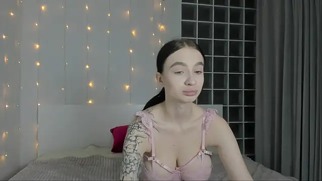 Chatty Alice online show from 10-31-25, 11:50