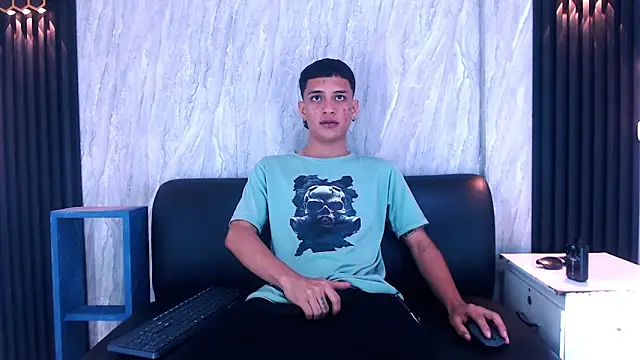 Matt Ruso online show from 10-21-25, 03:40