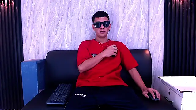 Snapshot of Matt_Ruso chatting on 10-22-25, 03:07 Matt Ruso online show from 10-22-25, 03:07