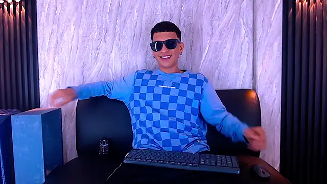 Matt Ruso online show from 10-24-25, 03:25