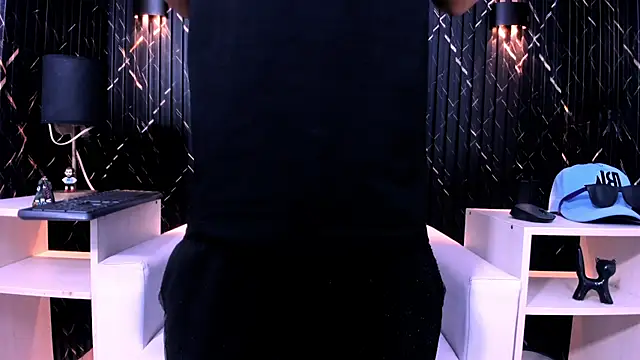 Snapshot of Matt_Ruso chatting on 10-26-25, 03:34 Matt Ruso online show from 10-26-25, 03:34