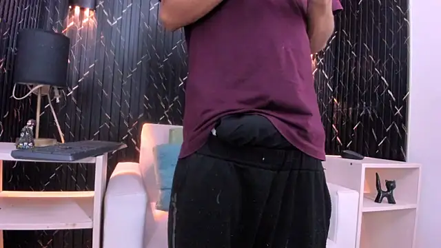 Snapshot of Matt_Ruso chatting on 11-08-25, 03:29 Matt Ruso online show from 11-08-25, 03:29