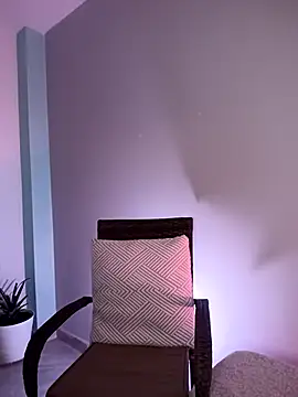 Alicia Montess online show from 10-19-25, 04:13