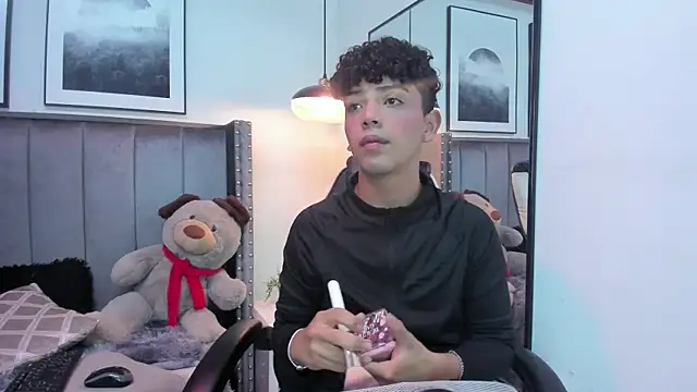 Niick Twink online show from 09-21-25, 01:46