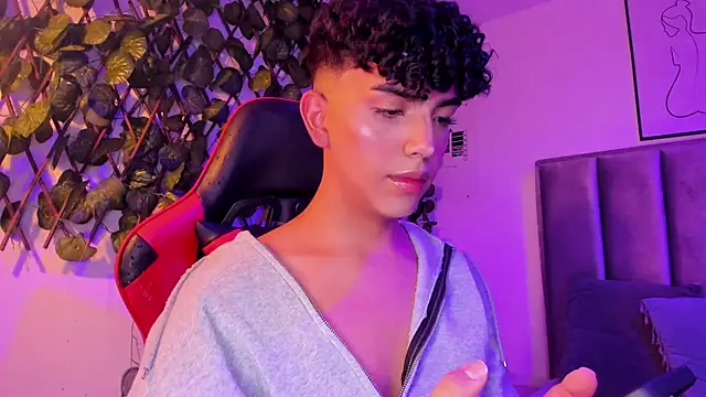 Niick Twink online show from 09-28-25, 03:01