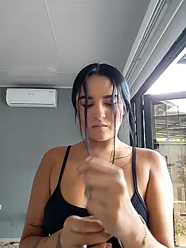 Rosa Warreen  online show from 10-05-25, 12:36
