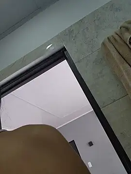 Rosa Warreen  online show from 11-18-25, 02:43