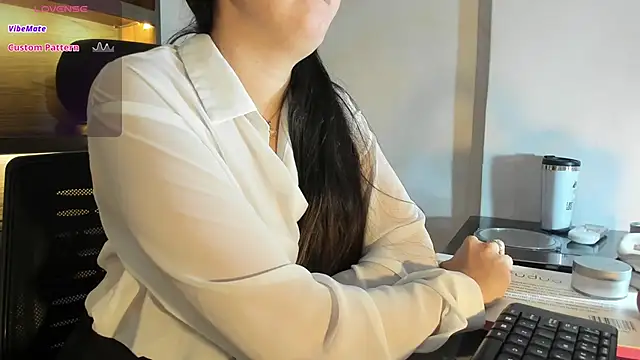 Snapshot of AlissaJoness chatting on 09-17-25, 11:45 AlissaJoness online show from 09-17-25, 11:45