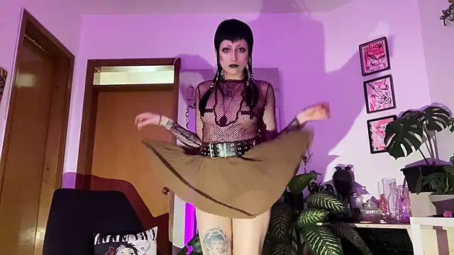 Snapshot of ELENA_UMBRA chatting on 11-27-25, 08:11 ELENA UMBRA online show from 11-27-25, 08:11