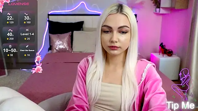 LinaLirian online show from 10-19-25, 01:45