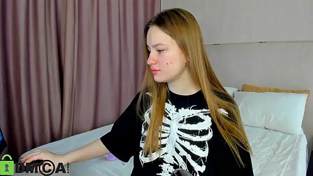 Candy Cansew online show from 10-25-25, 01:02