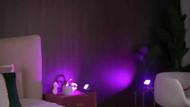 ChloeDevine online show from 10-27-25, 05:11