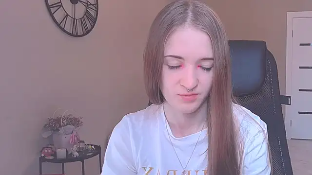 KateKayer online show from 10-07-25, 08:44