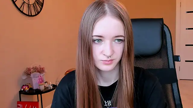 KateKayer online show from 10-22-25, 09:31